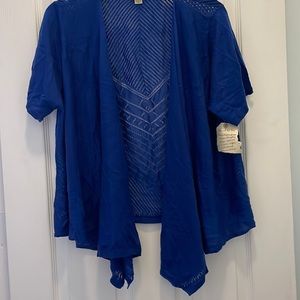 SZ XL NWT. Short sleeve top